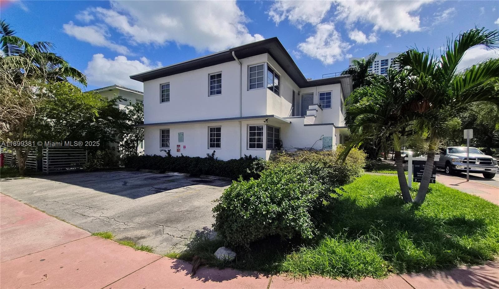 A11899381 — Miami Beach — 2