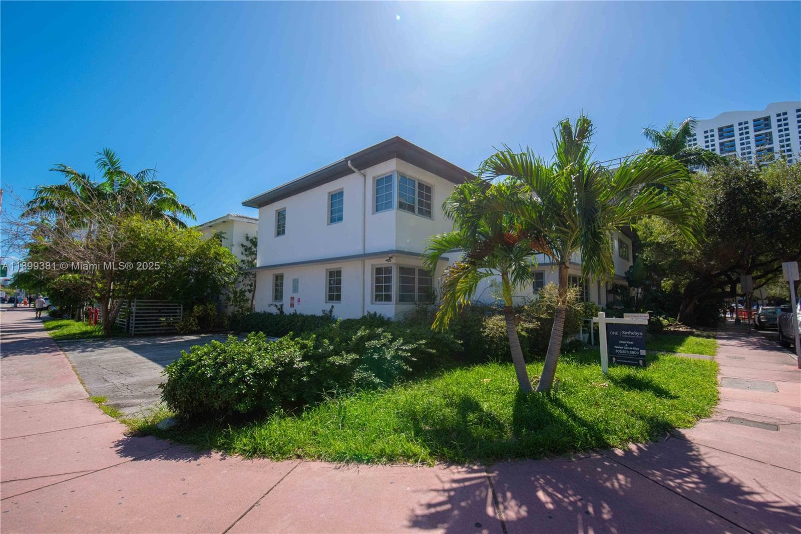 A11899381 — Miami Beach — 3