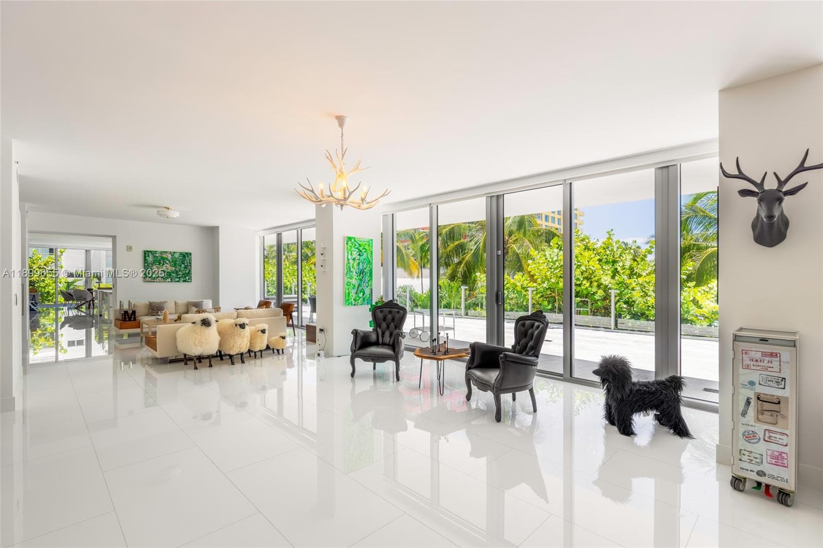 A11899655 — Miami Beach — 10