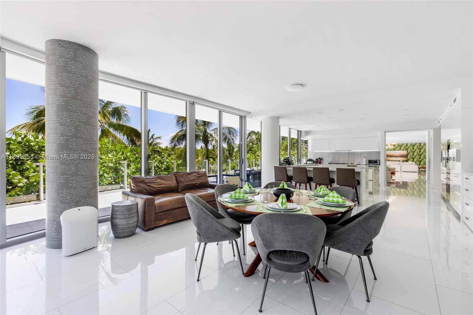 A11899655 — Miami Beach — 14