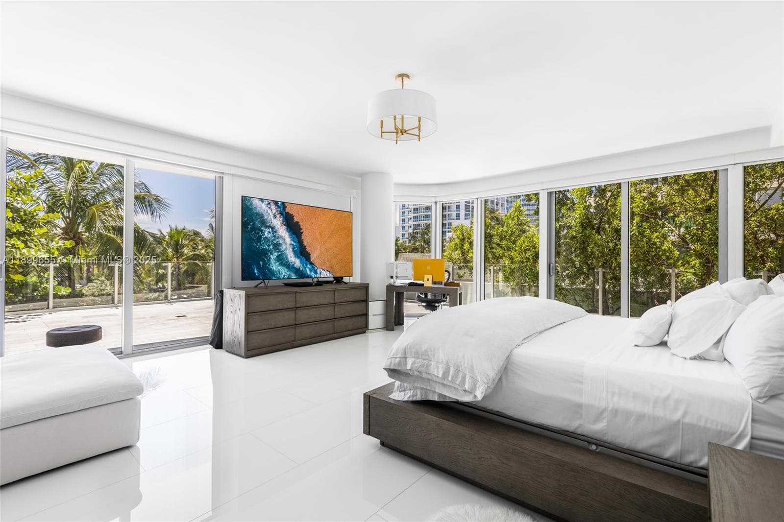 A11899655 — Miami Beach — 31