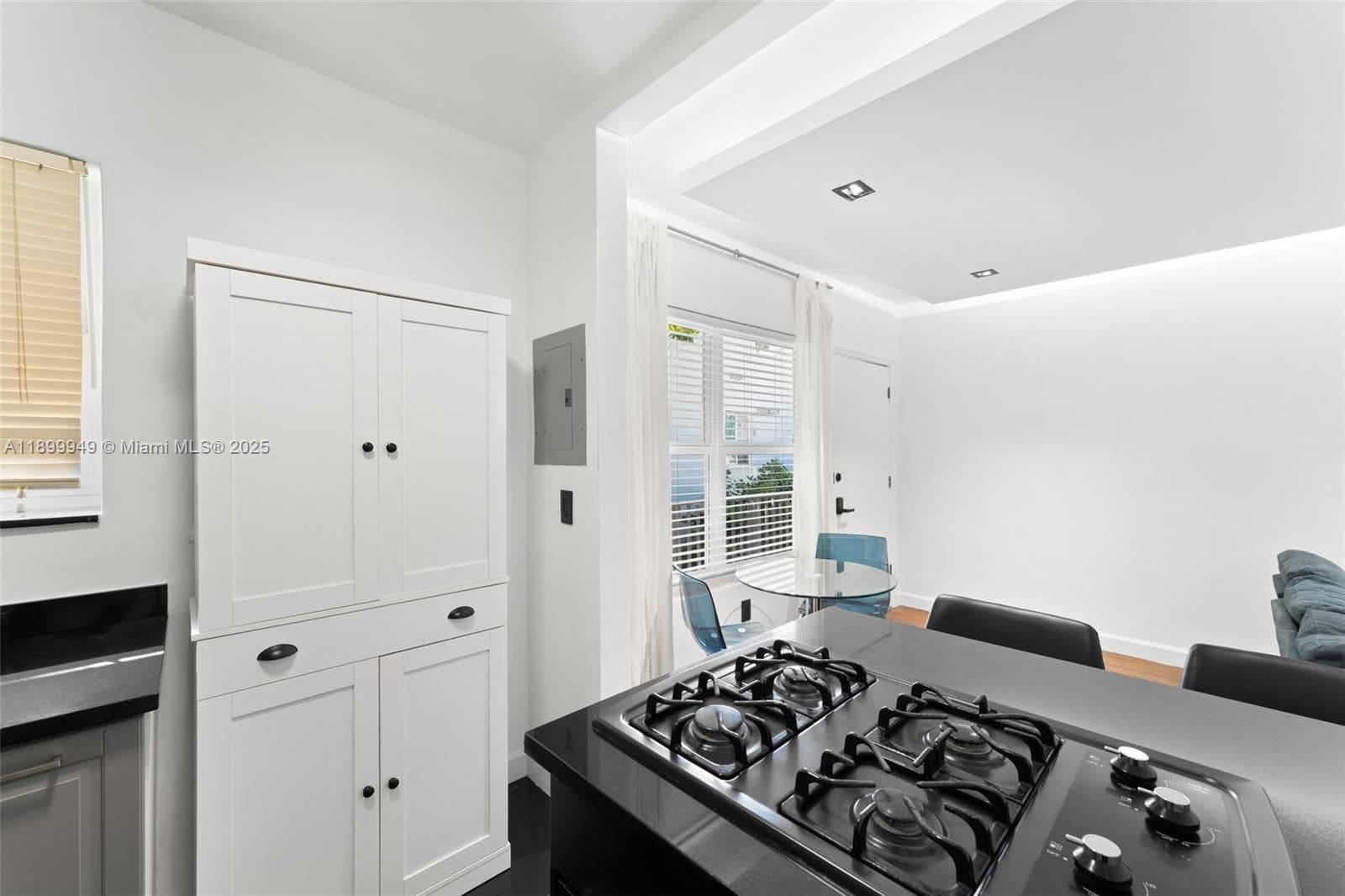 A11899949 — Miami Beach — 17