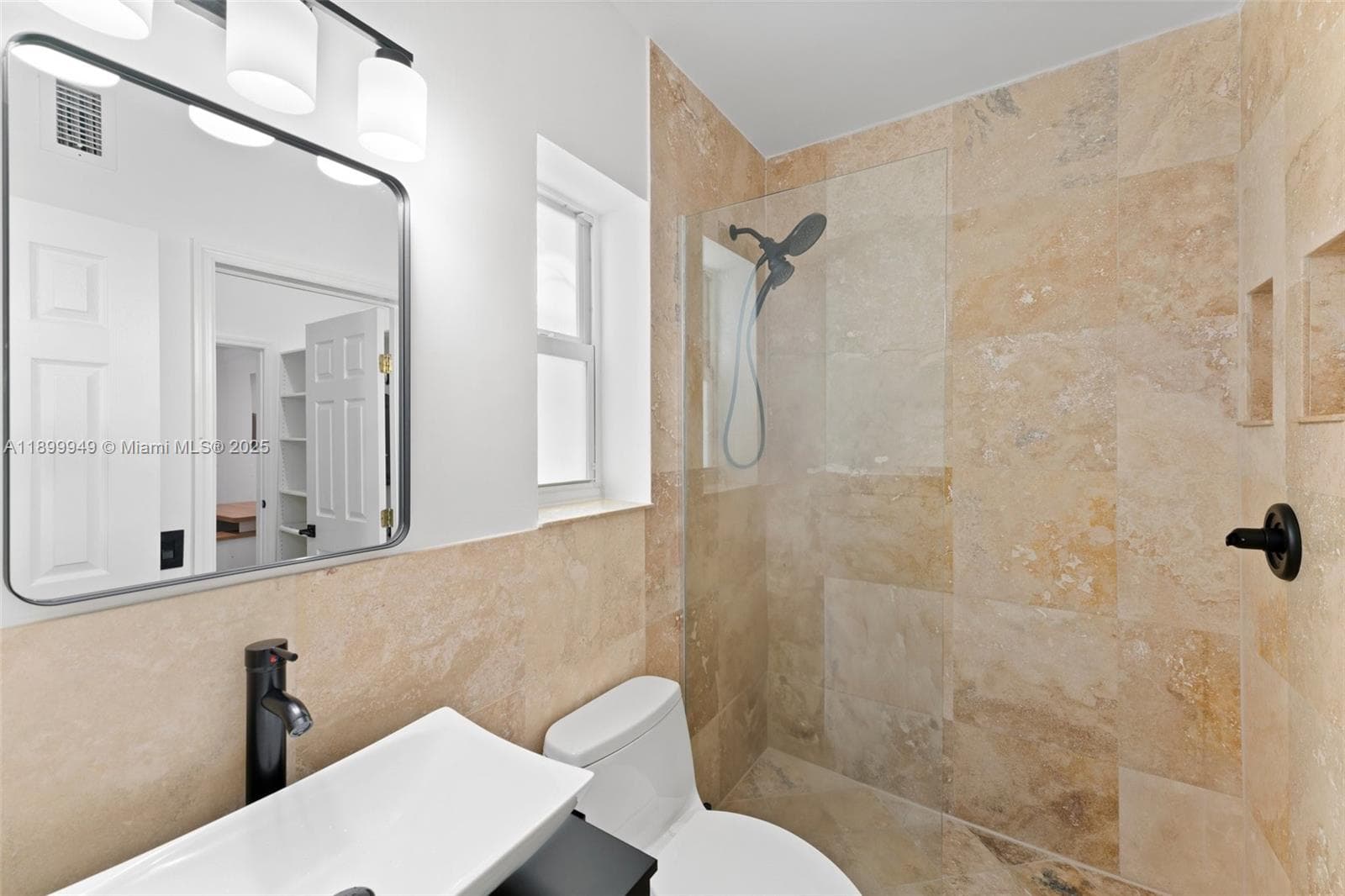 A11899949 — Miami Beach — 22