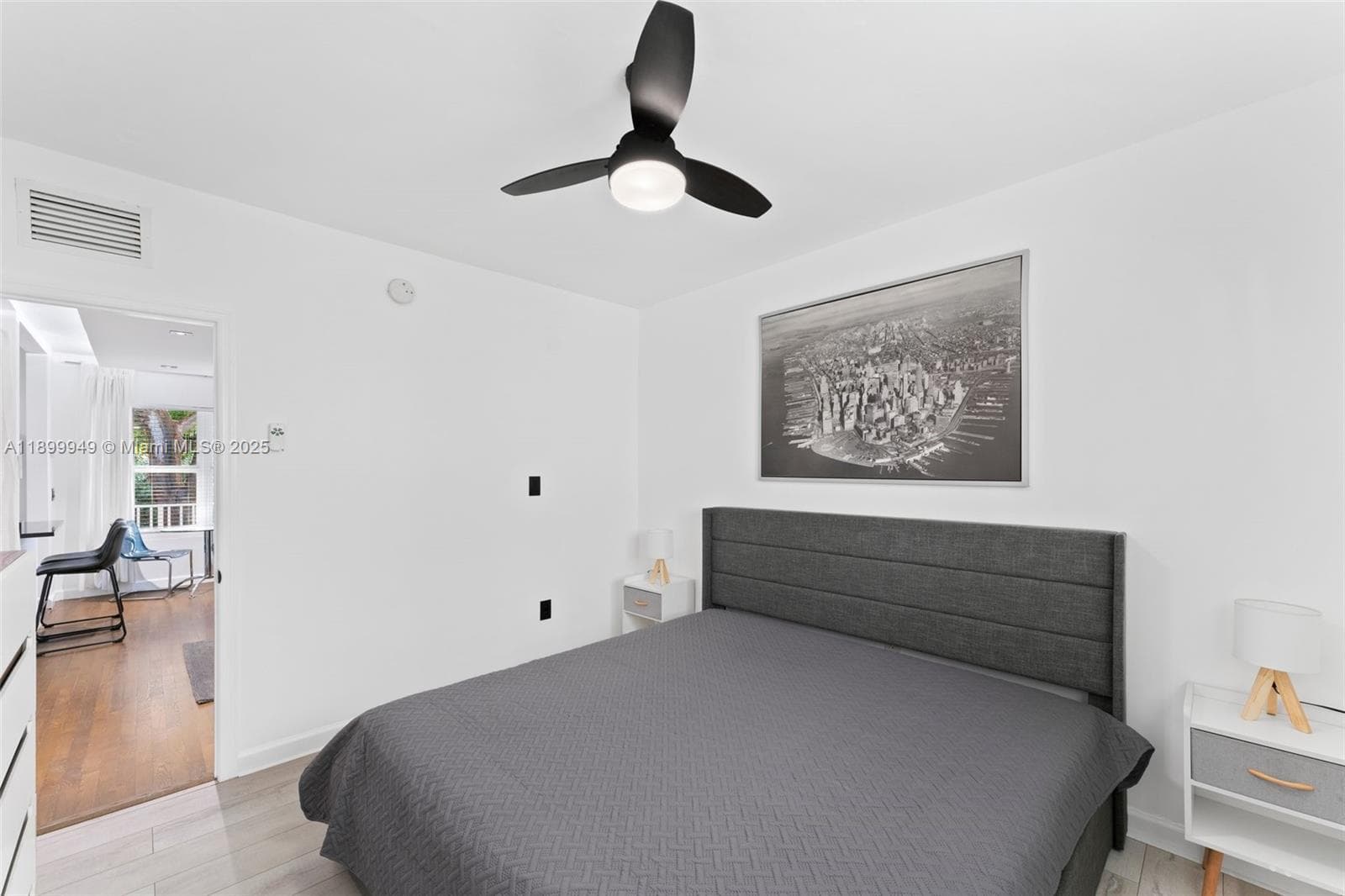A11899949 — Miami Beach — 20