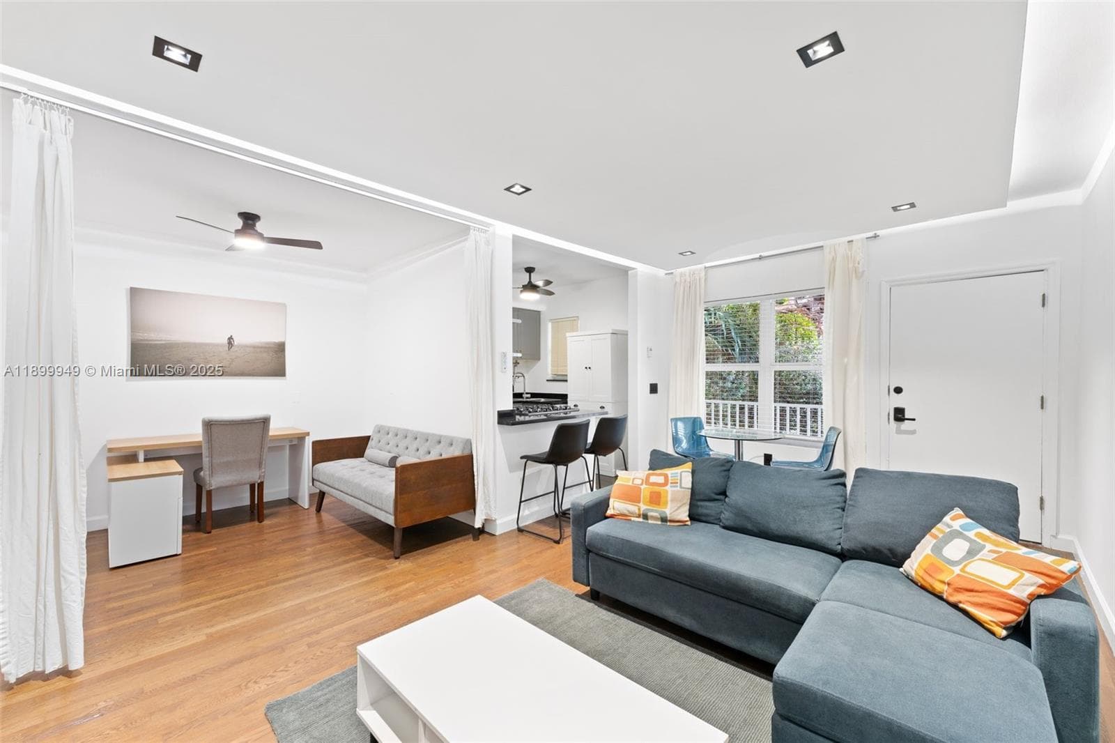 A11899949 — Miami Beach — 9