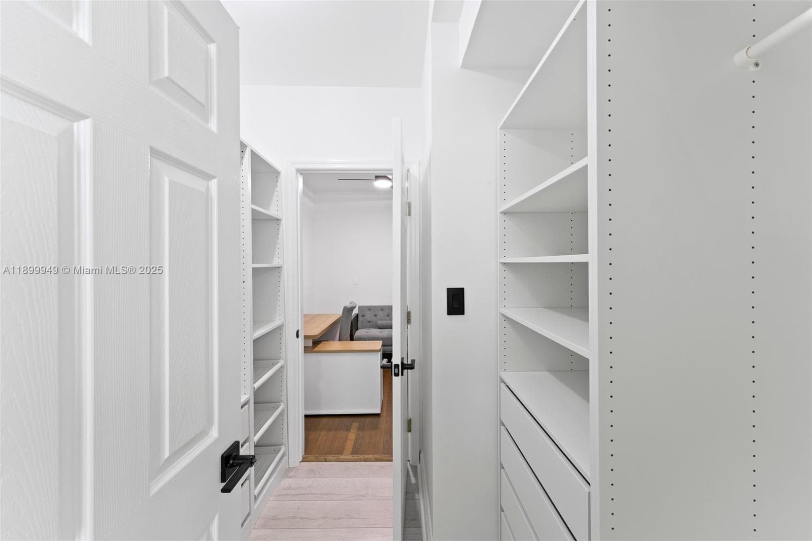 A11899949 — Miami Beach — 24