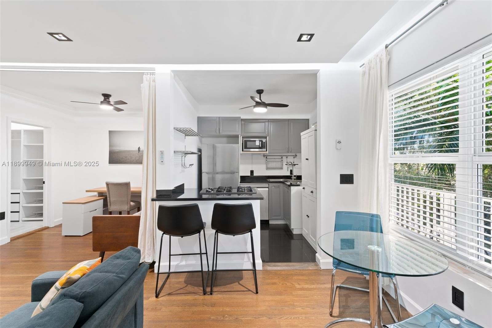 A11899949 — Miami Beach — 14