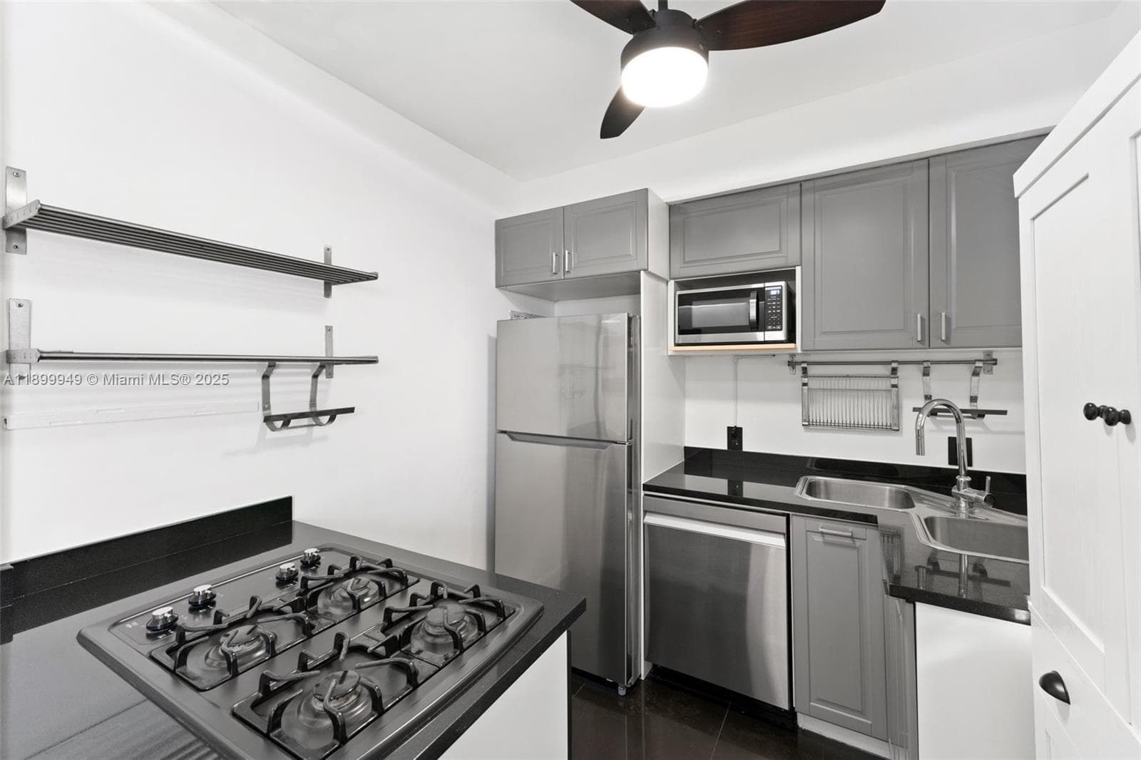 A11899949 — Miami Beach — 15