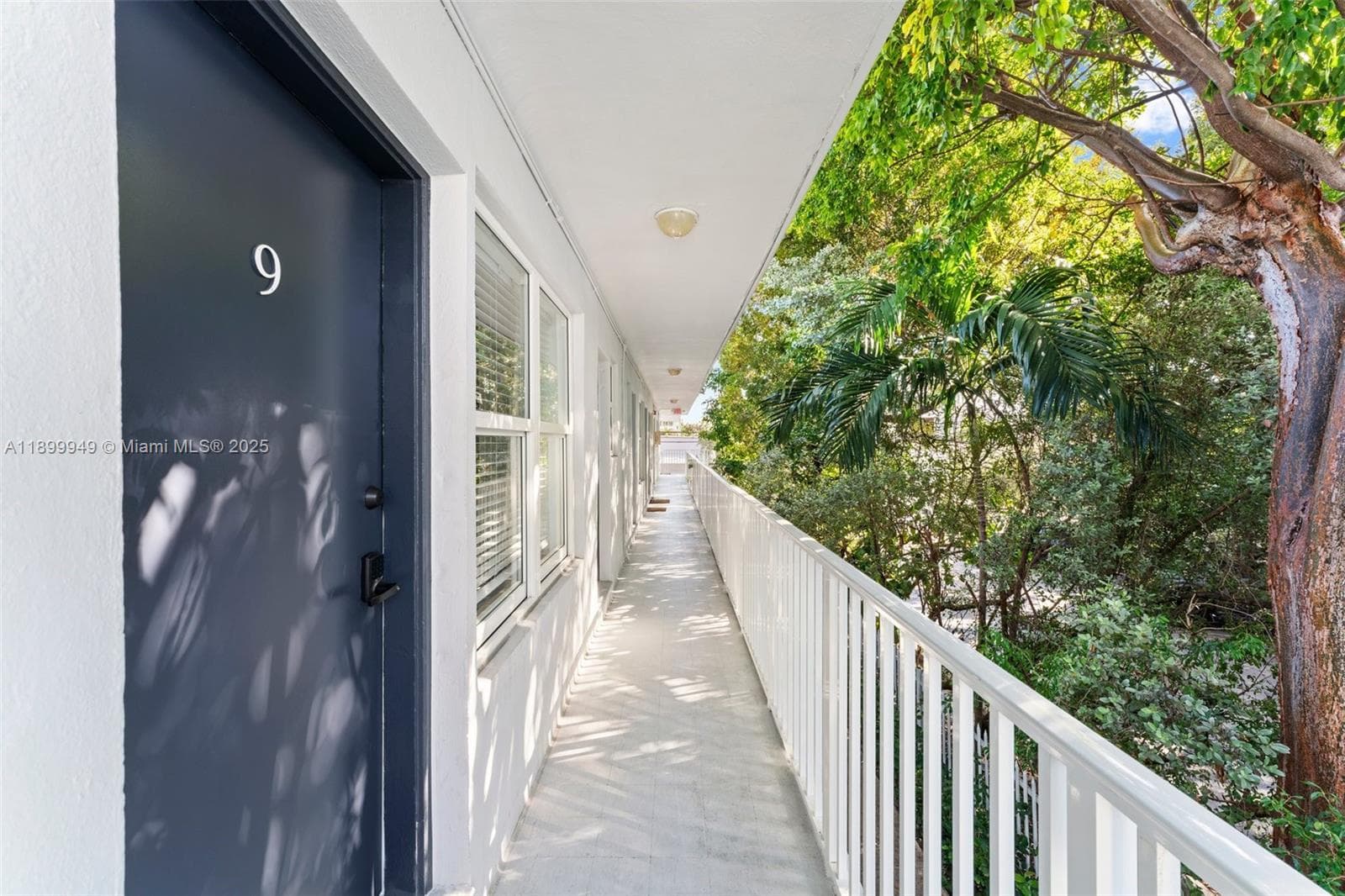 A11899949 — Miami Beach — 4