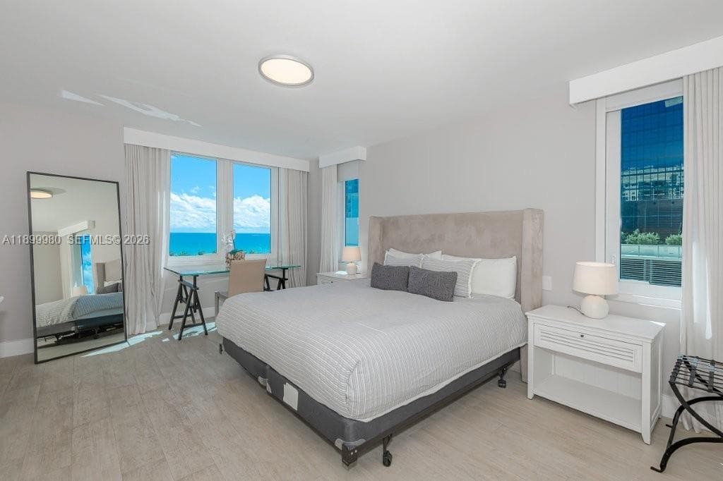 A11899980 — Miami Beach — 9