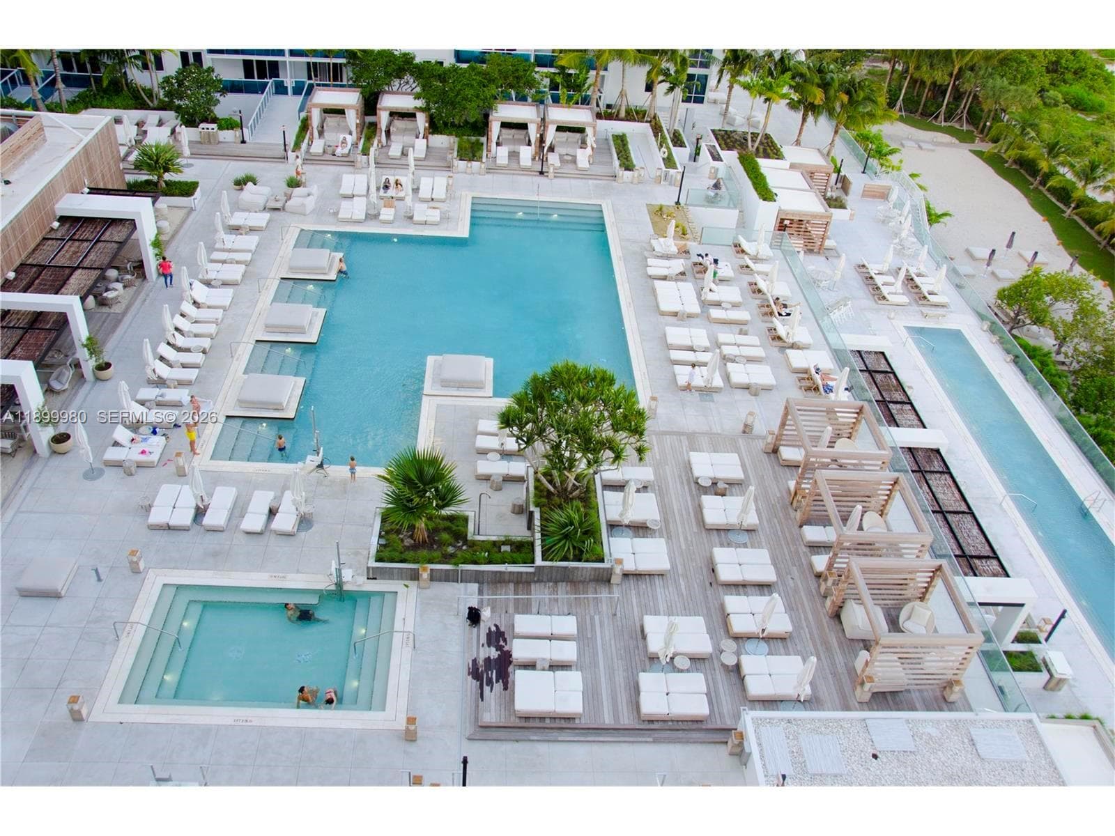 A11899980 — Miami Beach — 30