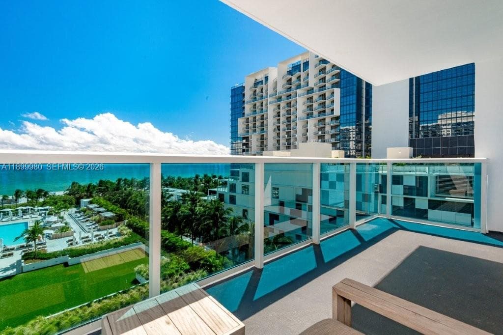 A11899980 — Miami Beach — 33