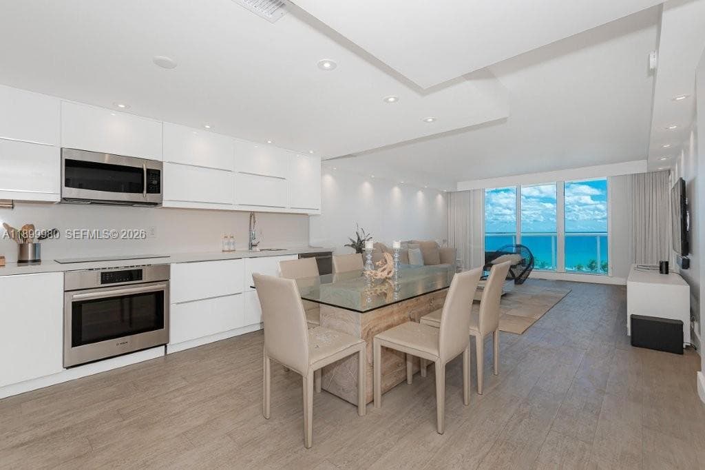 A11899980 — Miami Beach — 4