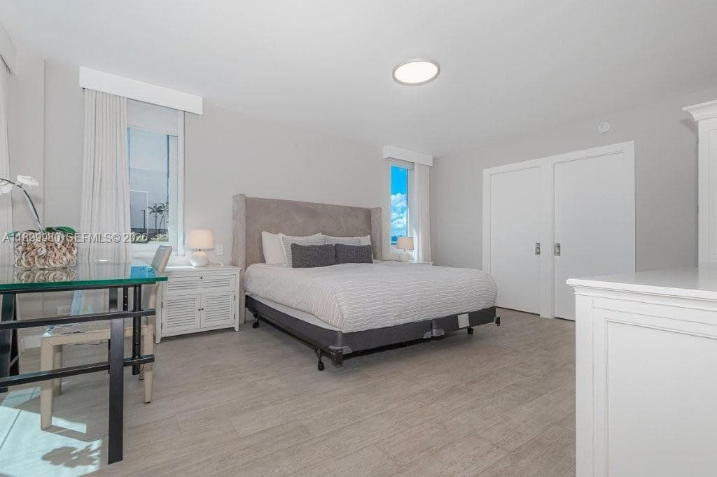 A11899980 — Miami Beach — 8