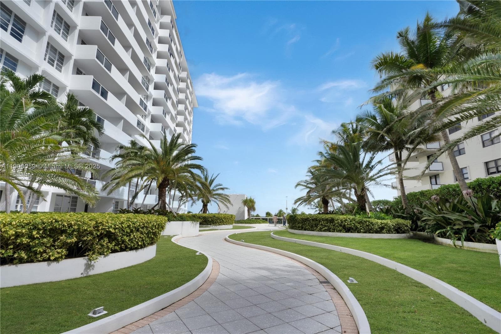 A11900059 — Miami Beach — 20