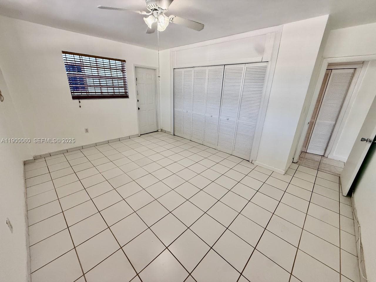 A11900060 — Miami Beach — 27