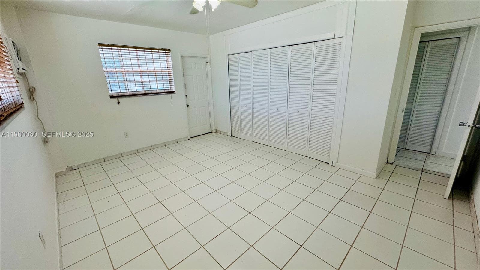 A11900060 — Miami Beach — 16