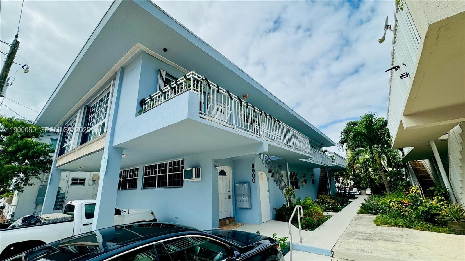 A11900060 — Miami Beach