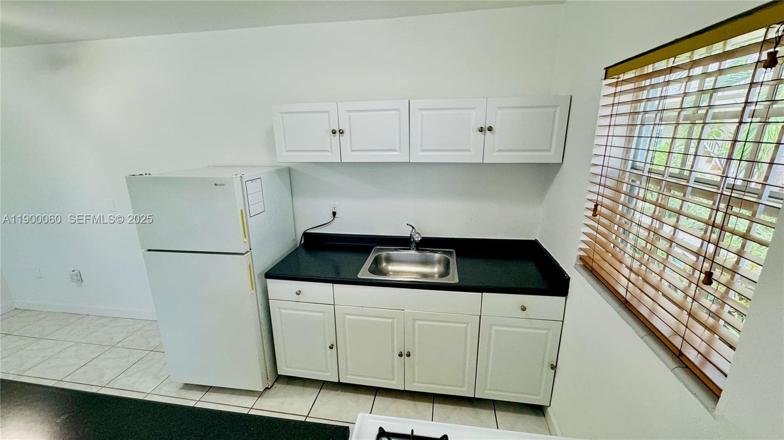 A11900060 — Miami Beach — 9