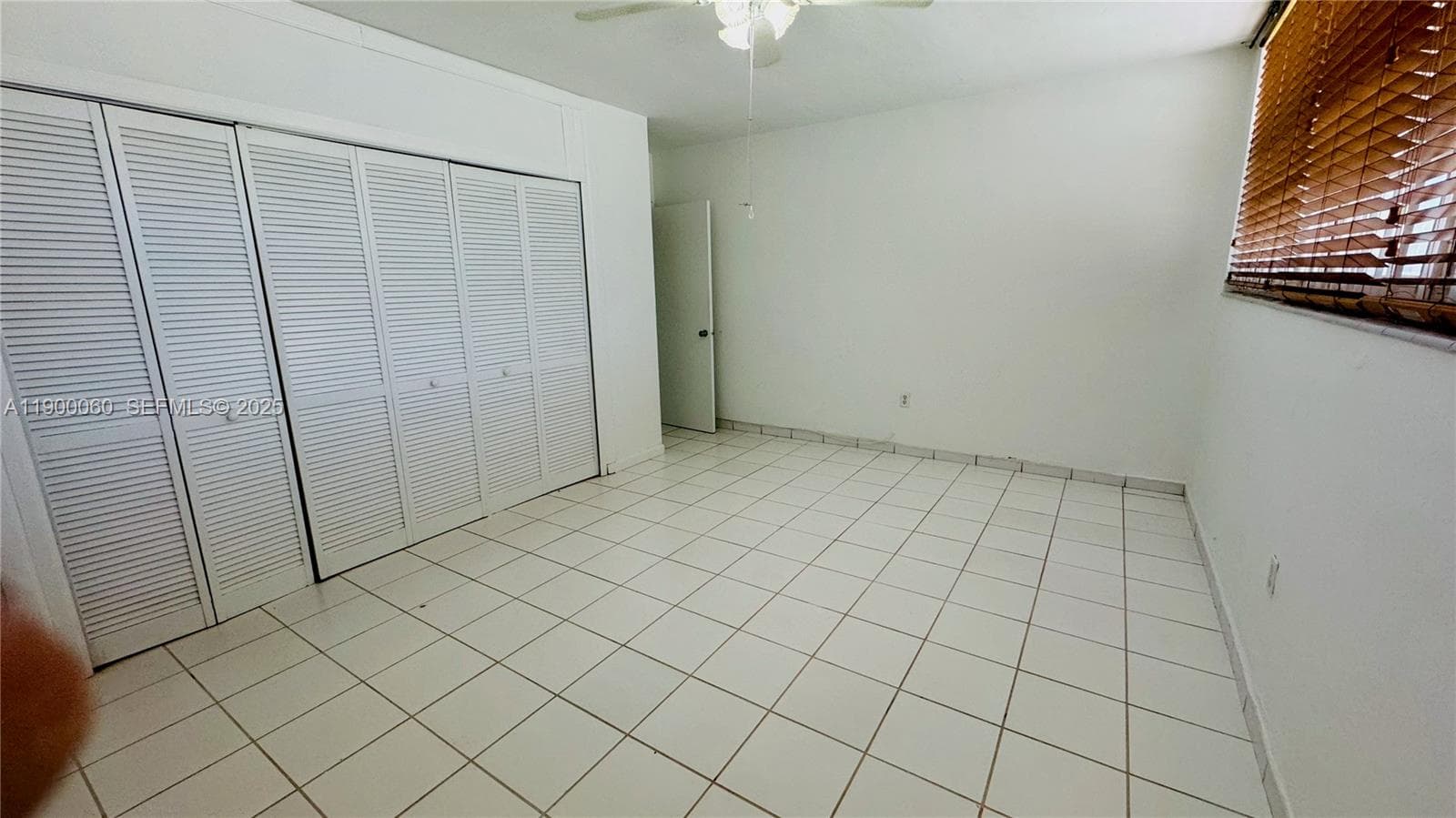 A11900060 — Miami Beach — 14