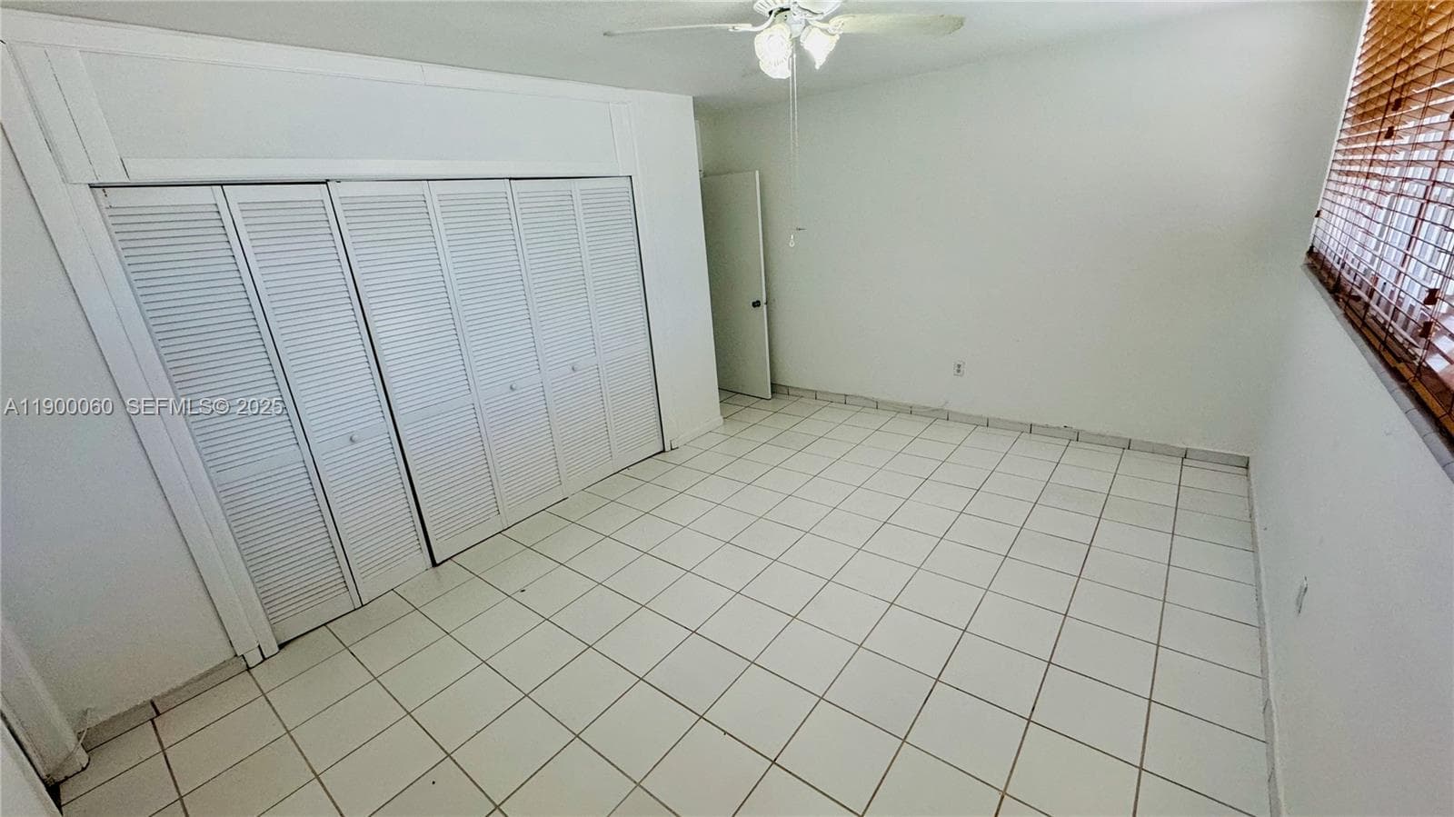 A11900060 — Miami Beach — 15
