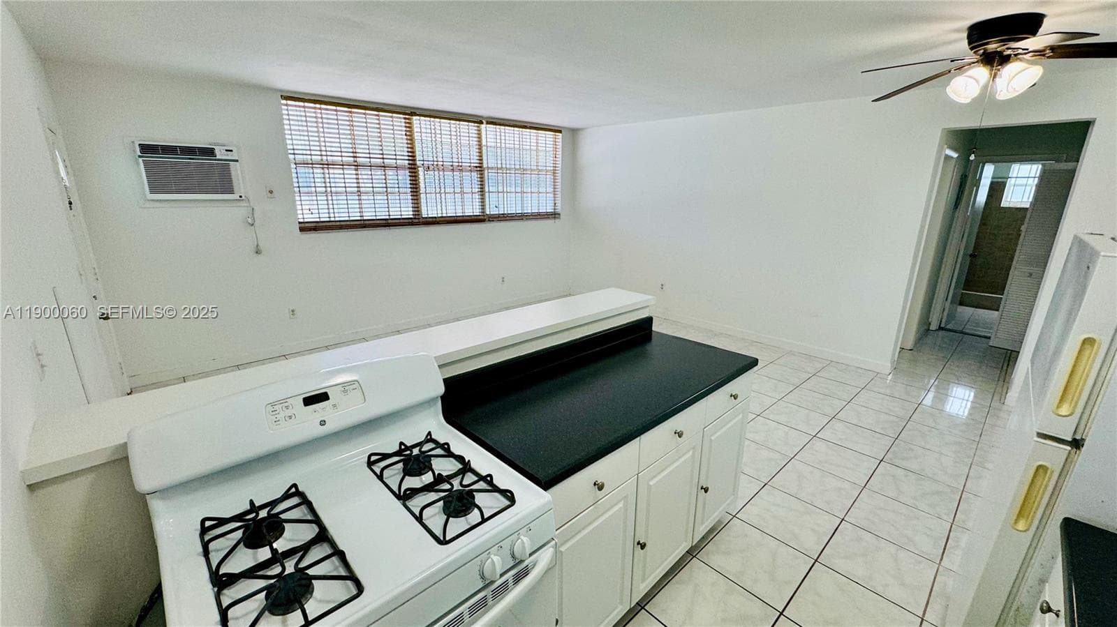 A11900060 — Miami Beach — 11