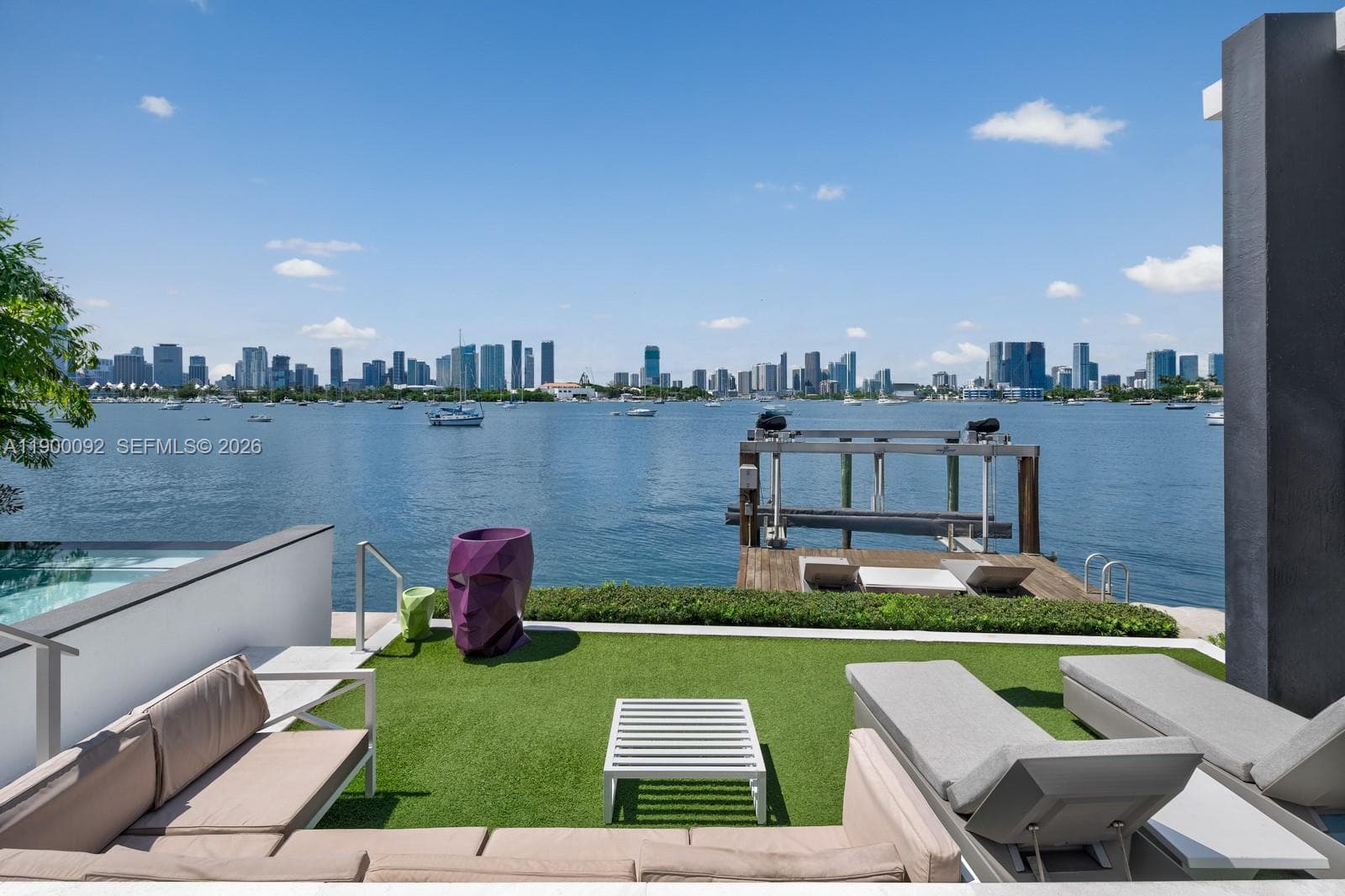 A11900092 — Miami Beach — 66