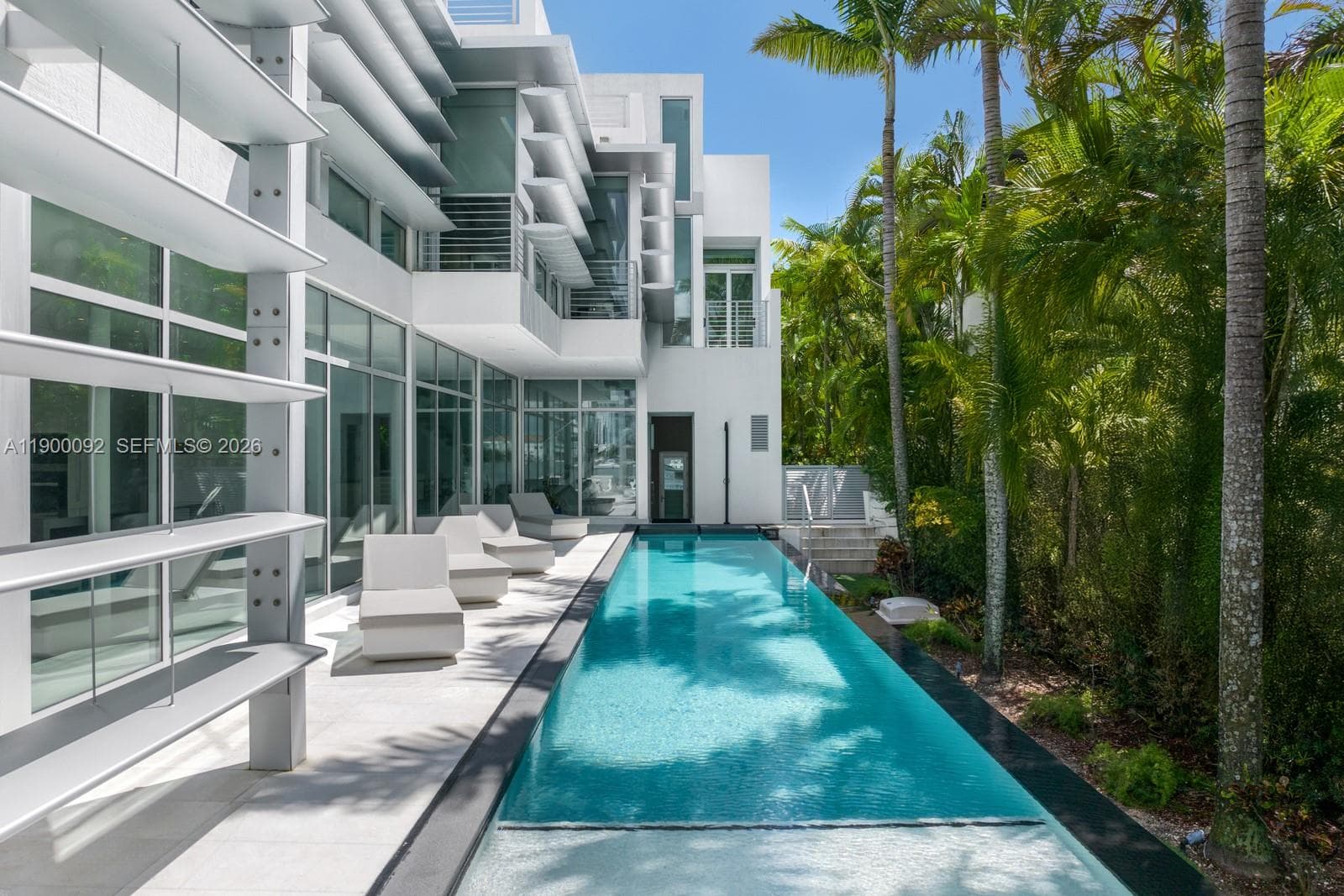 A11900092 — Miami Beach — 69