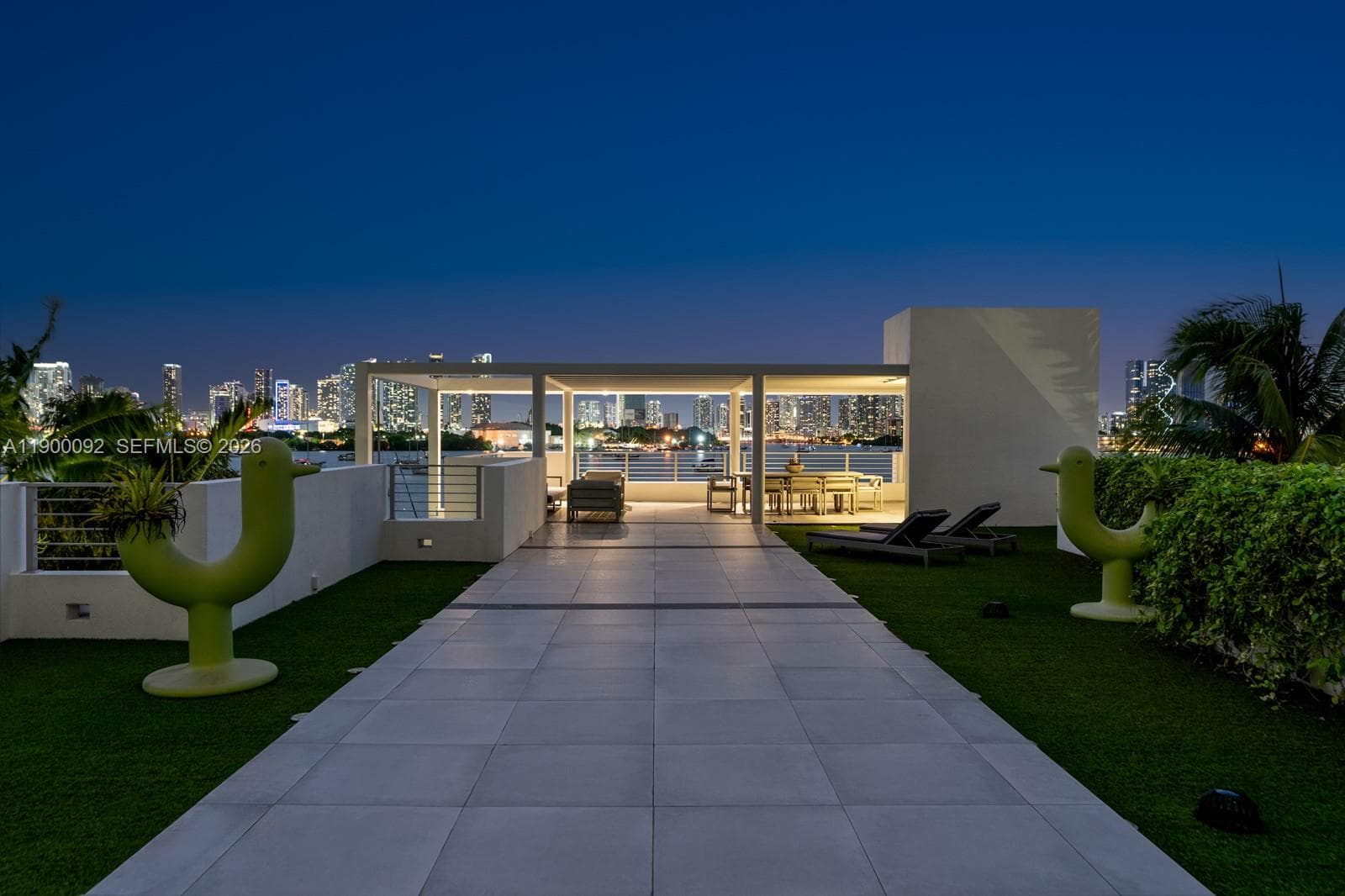 A11900092 — Miami Beach — 11