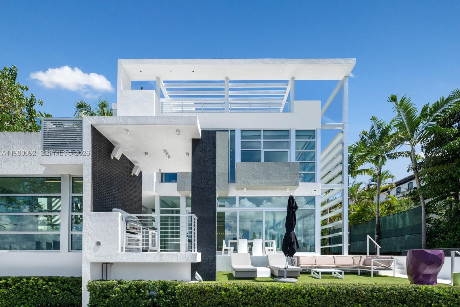 A11900092 — Miami Beach — 60
