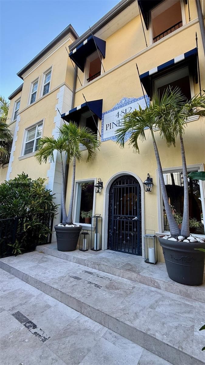 A11900638 — Miami Beach — 3