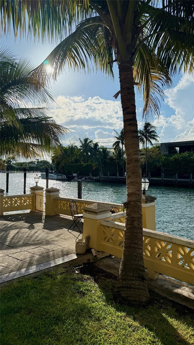 A11900638 — Miami Beach — 21