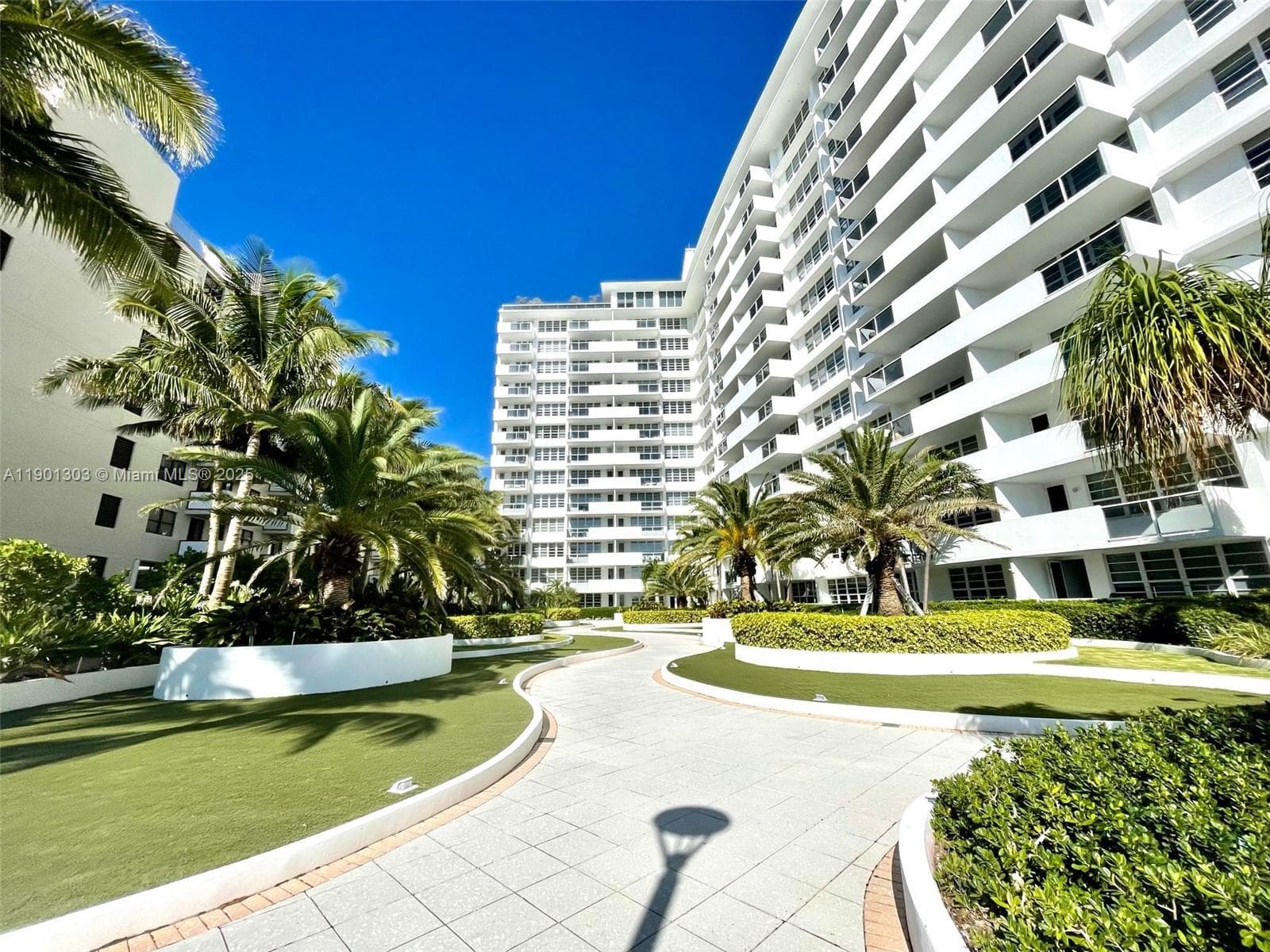 A11901303 — Miami Beach — 27