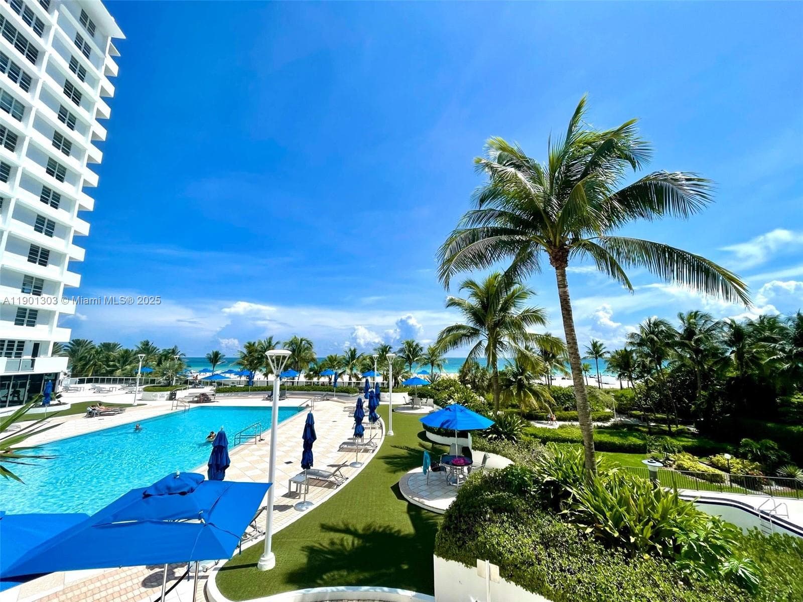 A11901303 — Miami Beach — 26
