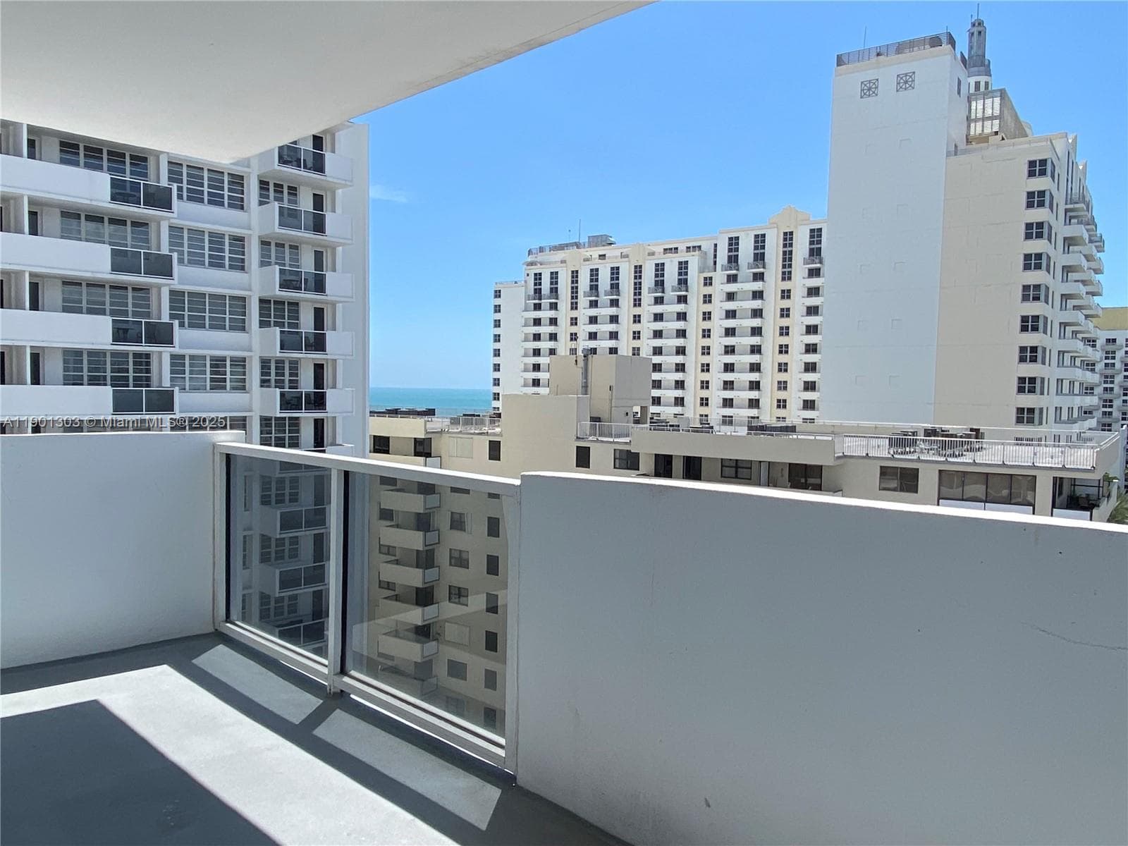A11901303 — Miami Beach — 22