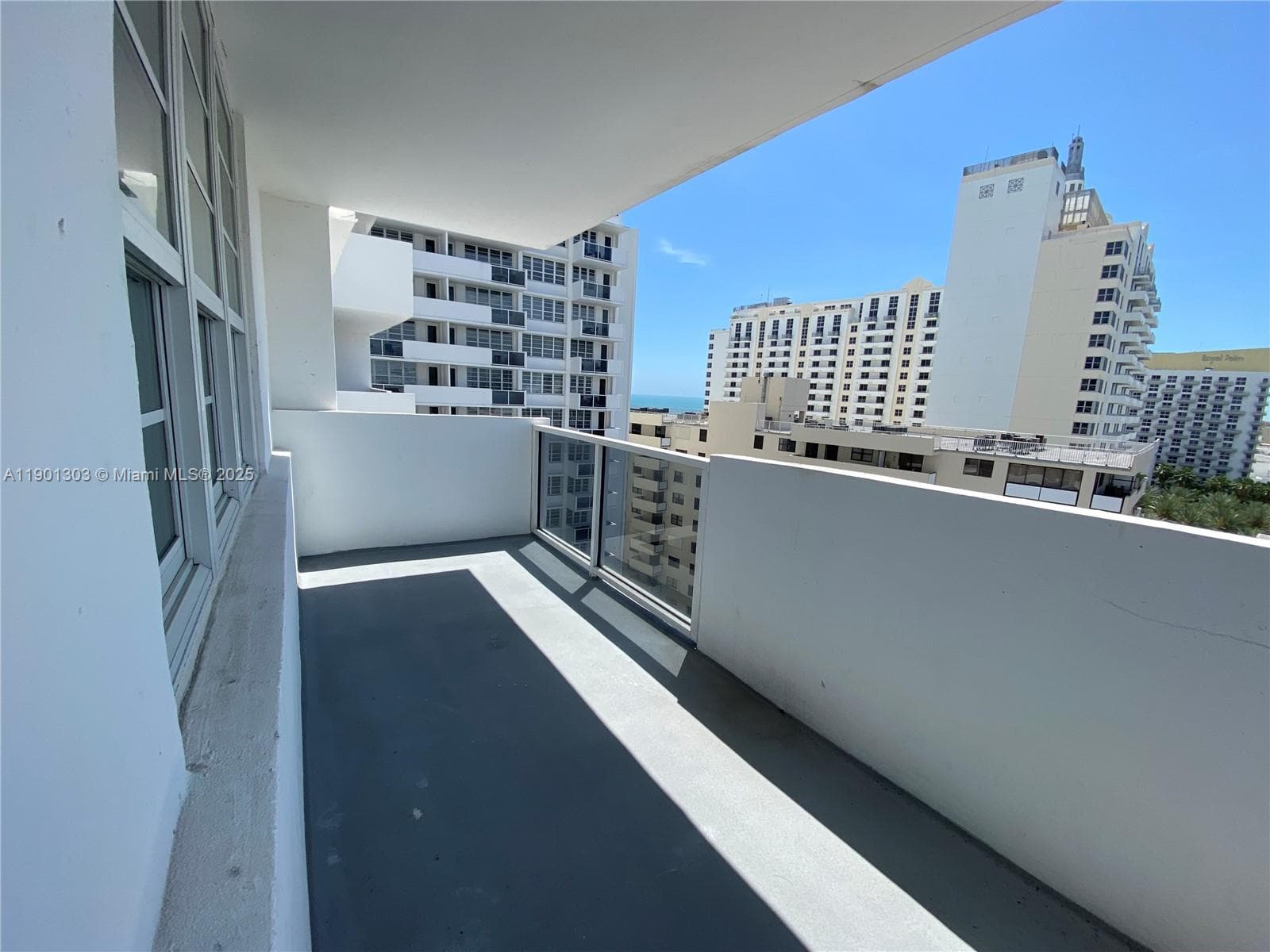 A11901303 — Miami Beach — 20
