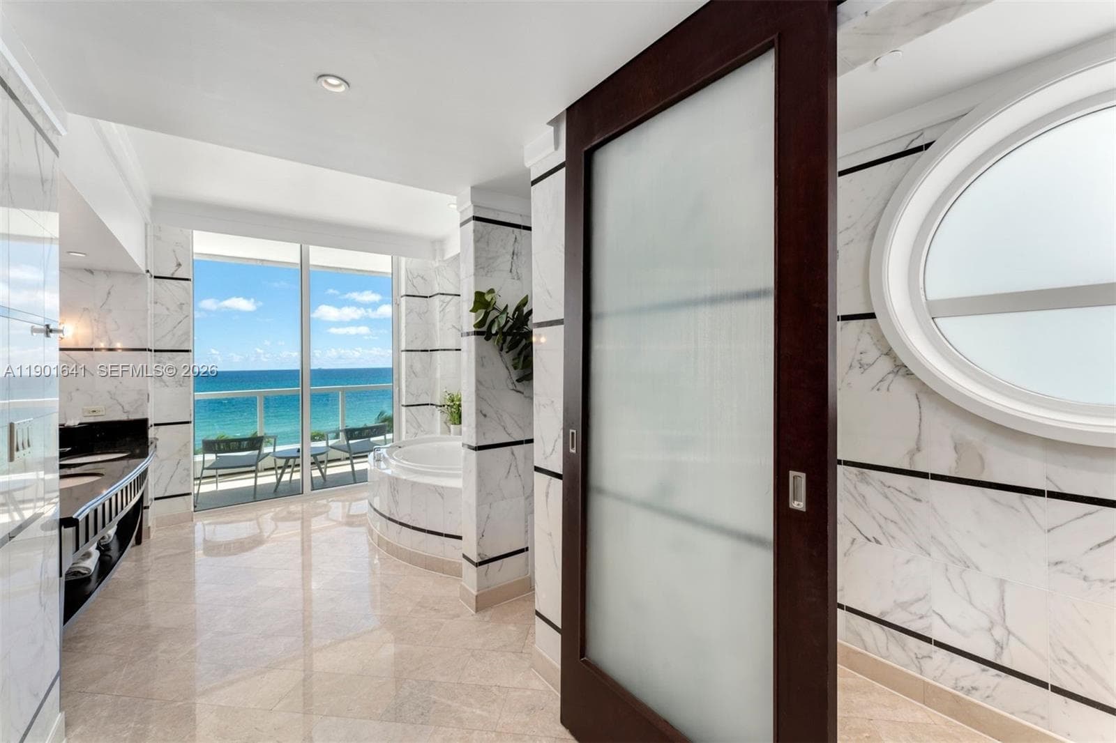 A11901641 — Miami Beach — 26