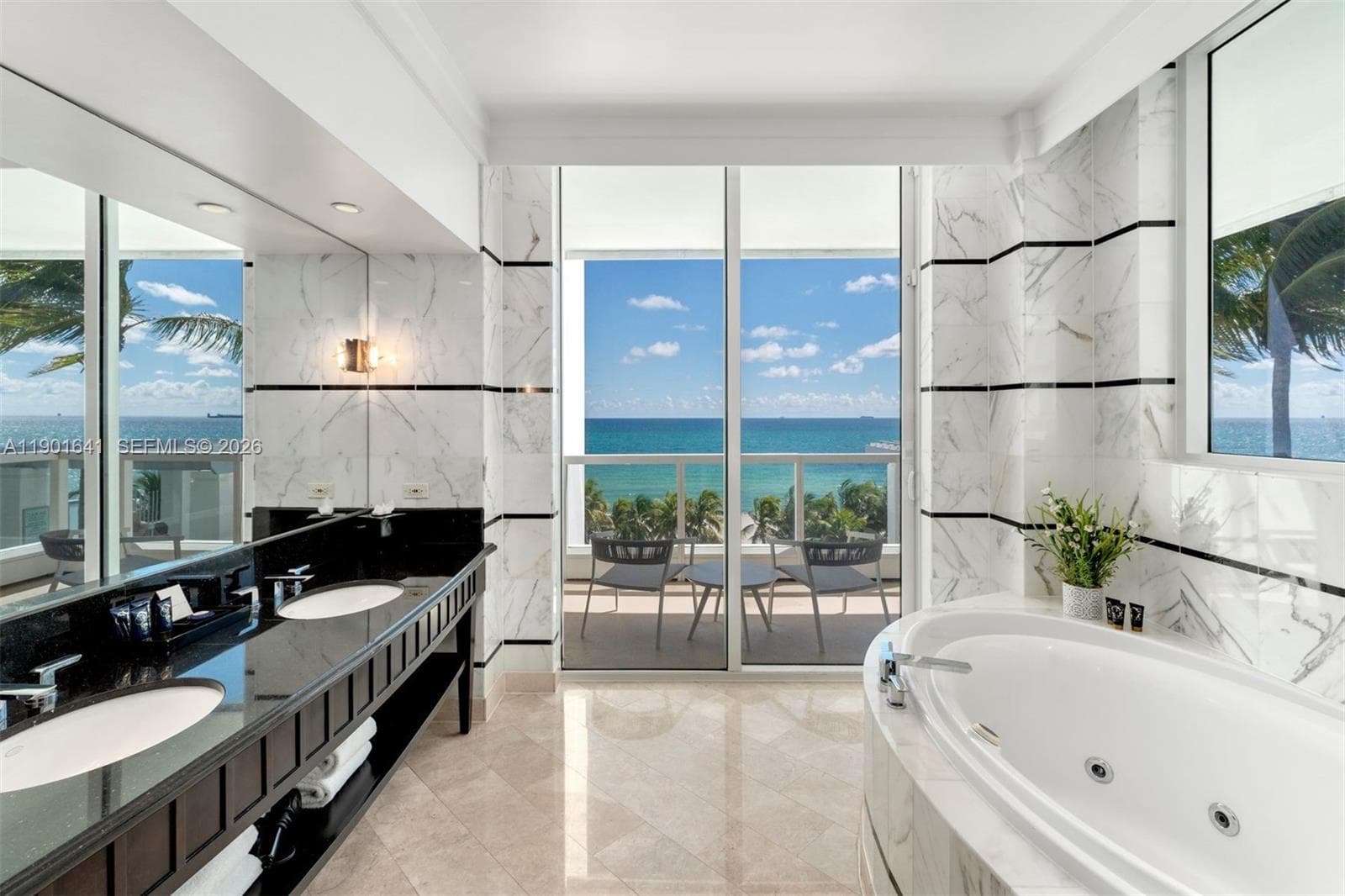 A11901641 — Miami Beach — 24