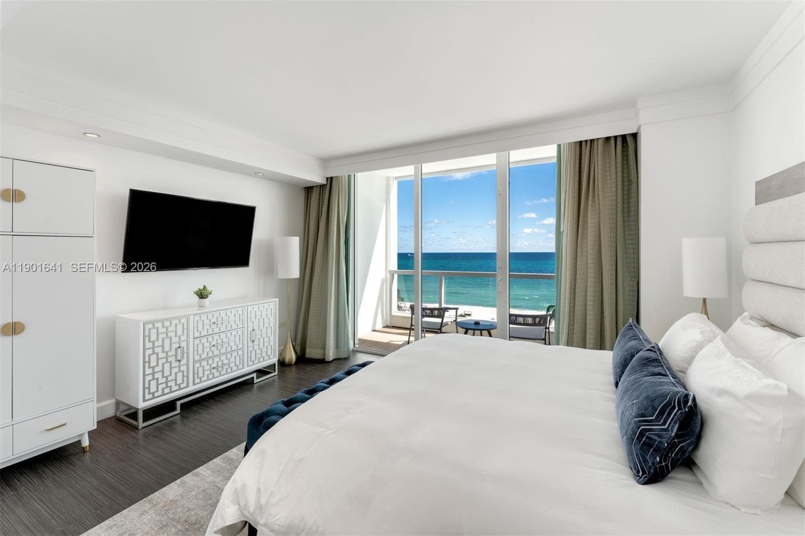 A11901641 — Miami Beach — 34