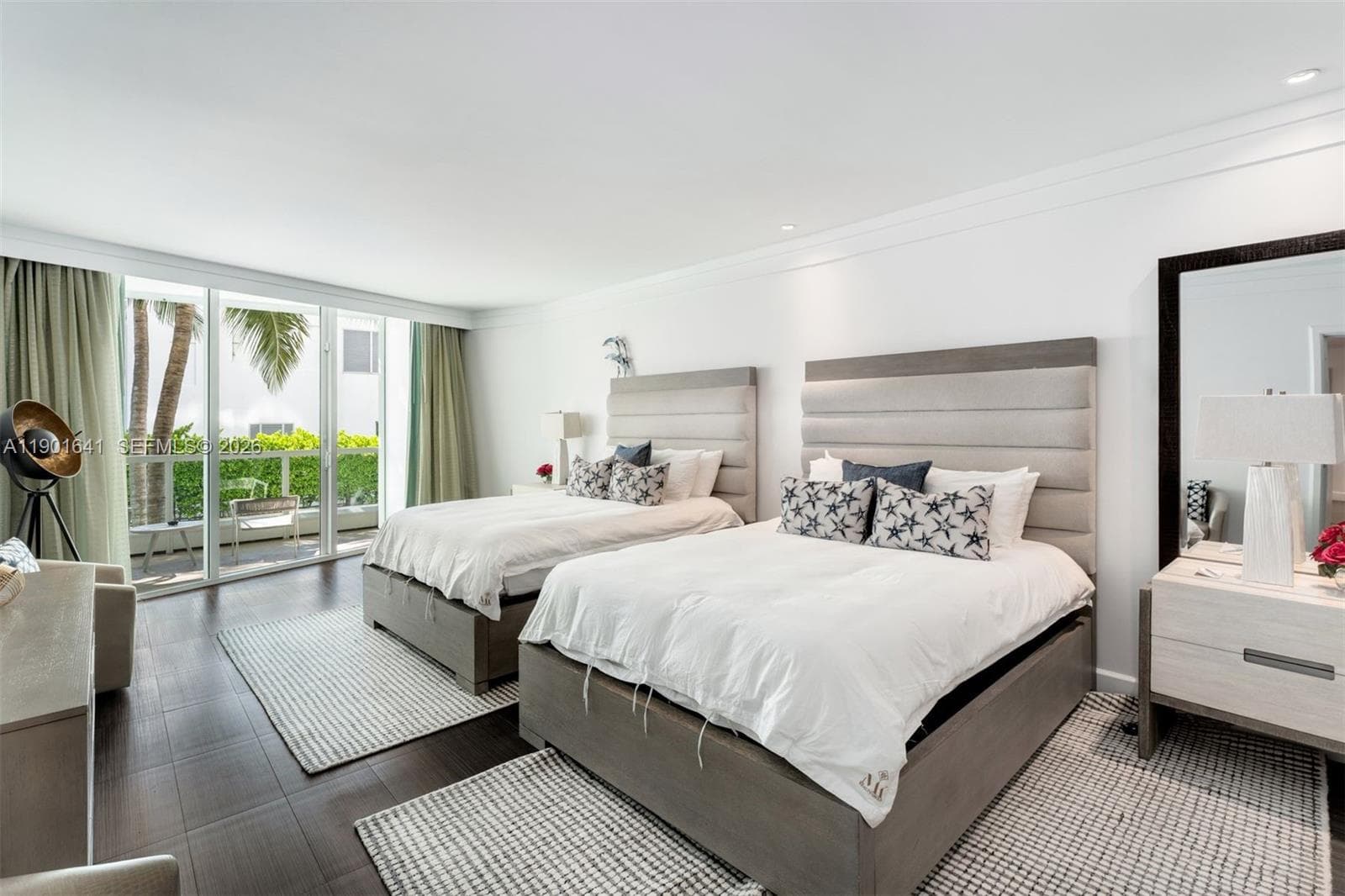 A11901641 — Miami Beach — 38