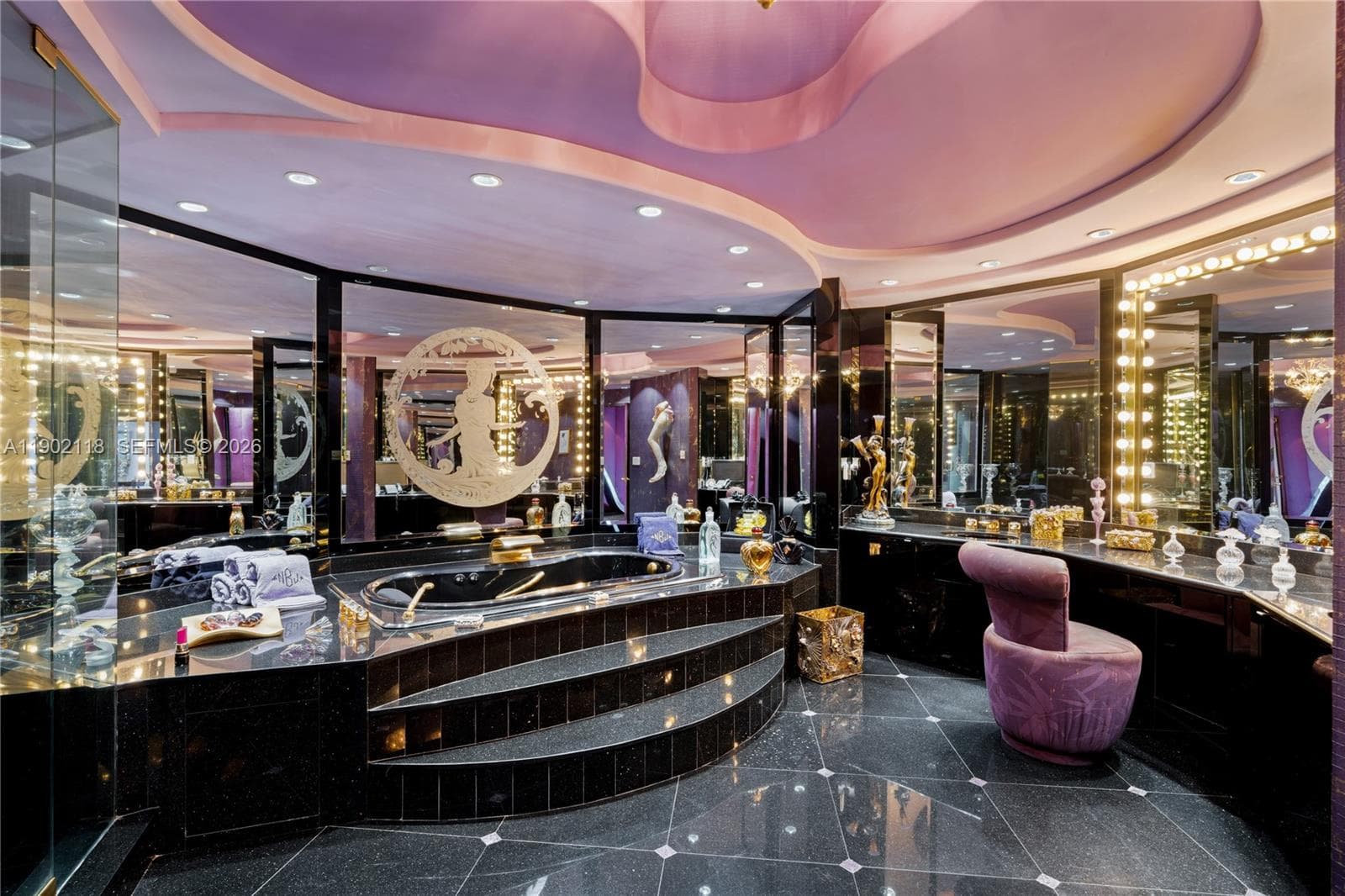 A11902118 — Miami Beach — 9