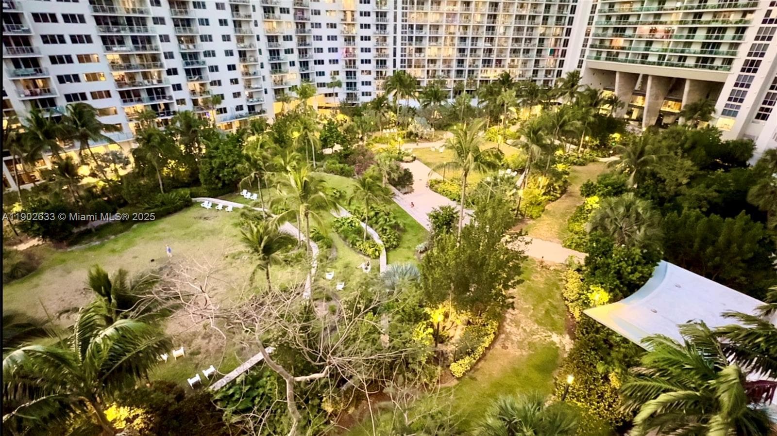 A11902633 — Miami Beach — 17