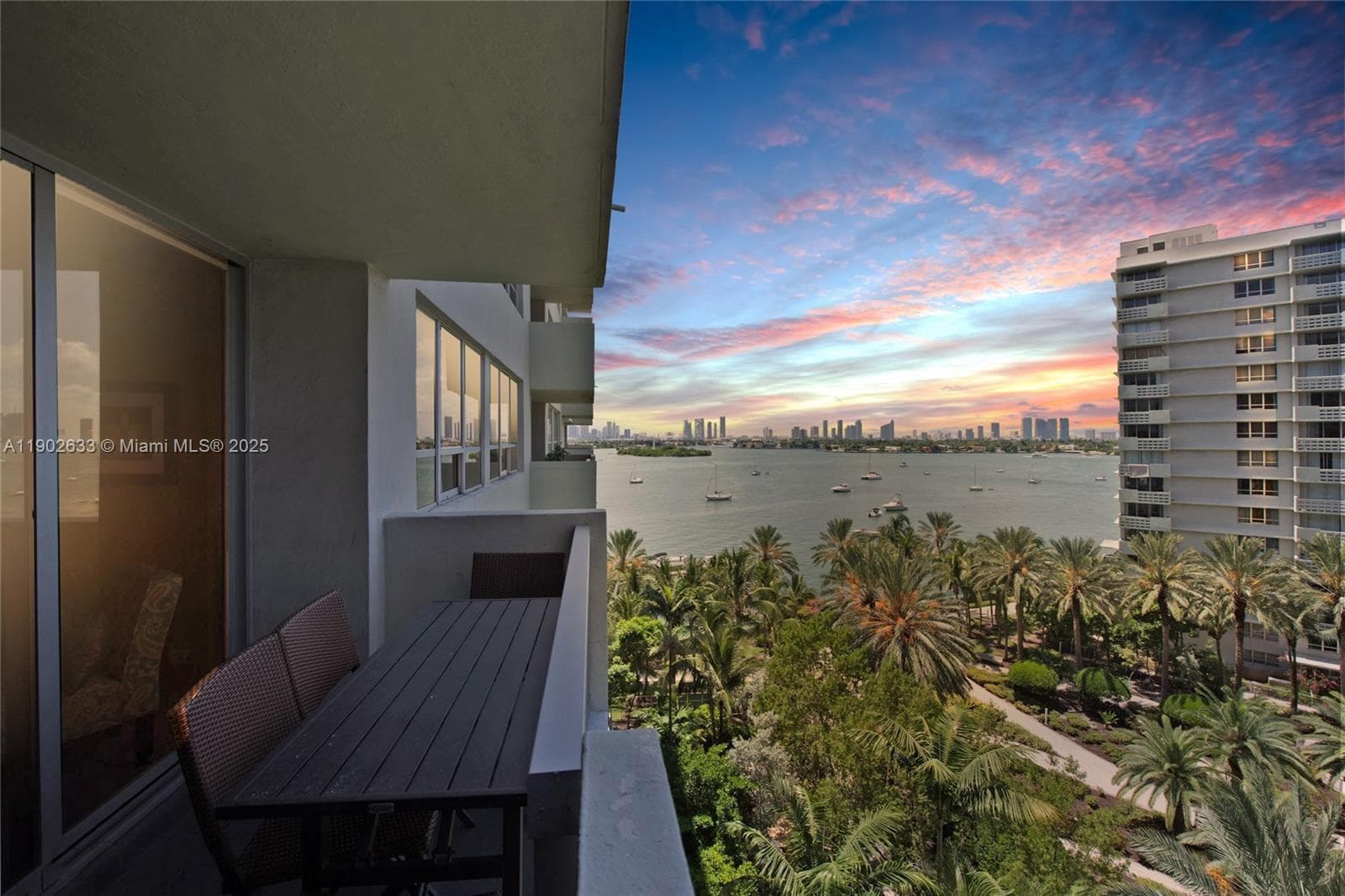 A11902633 — Miami Beach