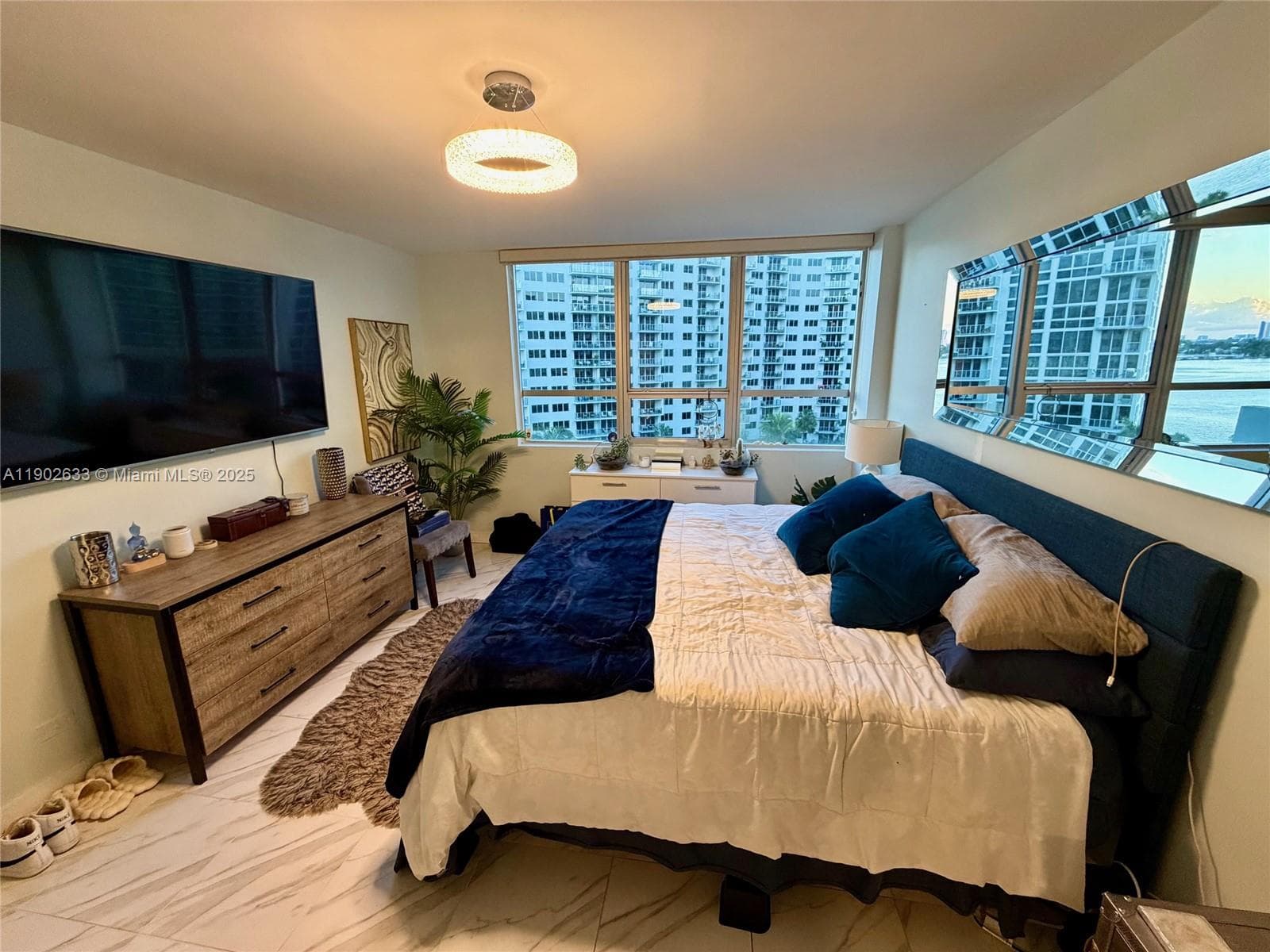 A11902633 — Miami Beach — 10