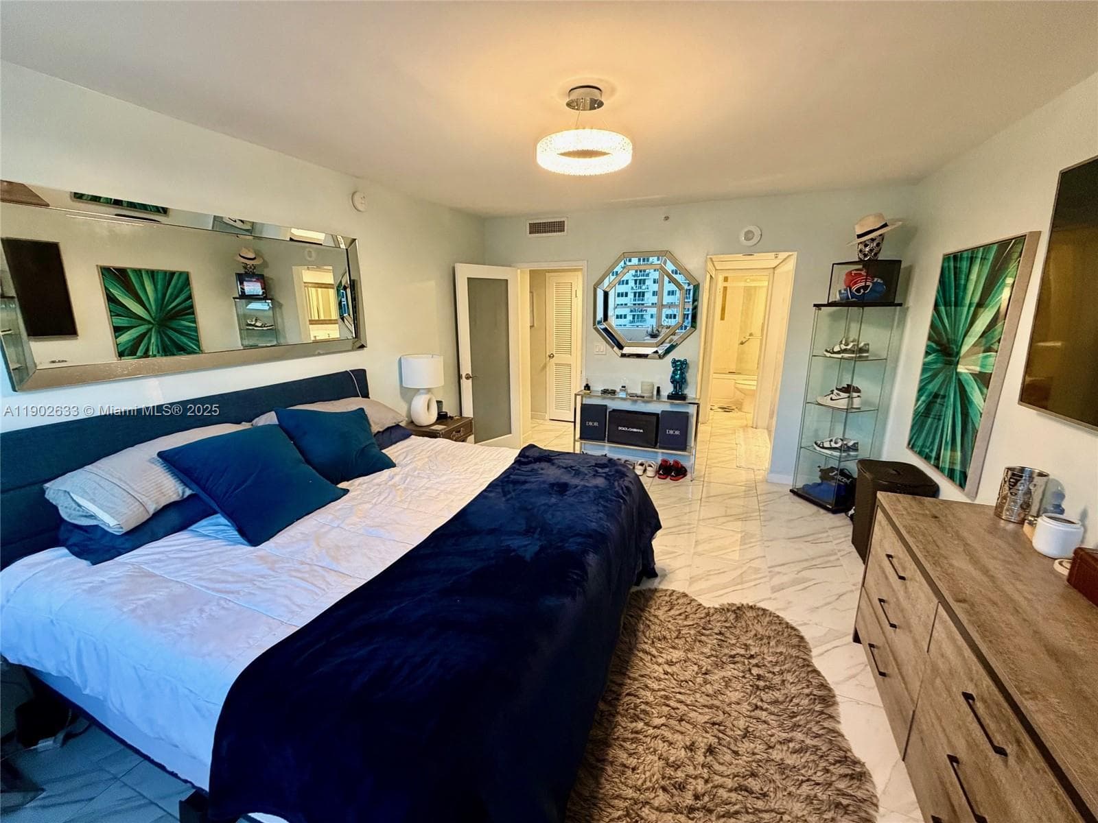 A11902633 — Miami Beach — 11