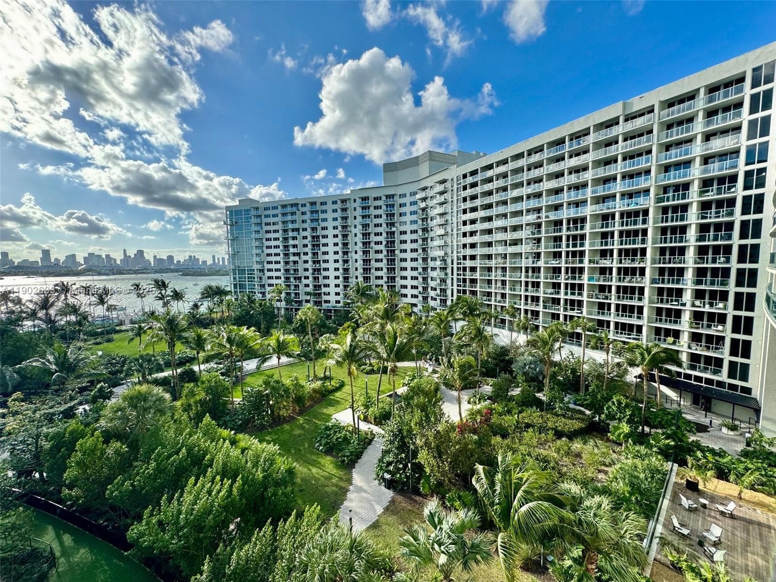 A11902633 — Miami Beach — 19