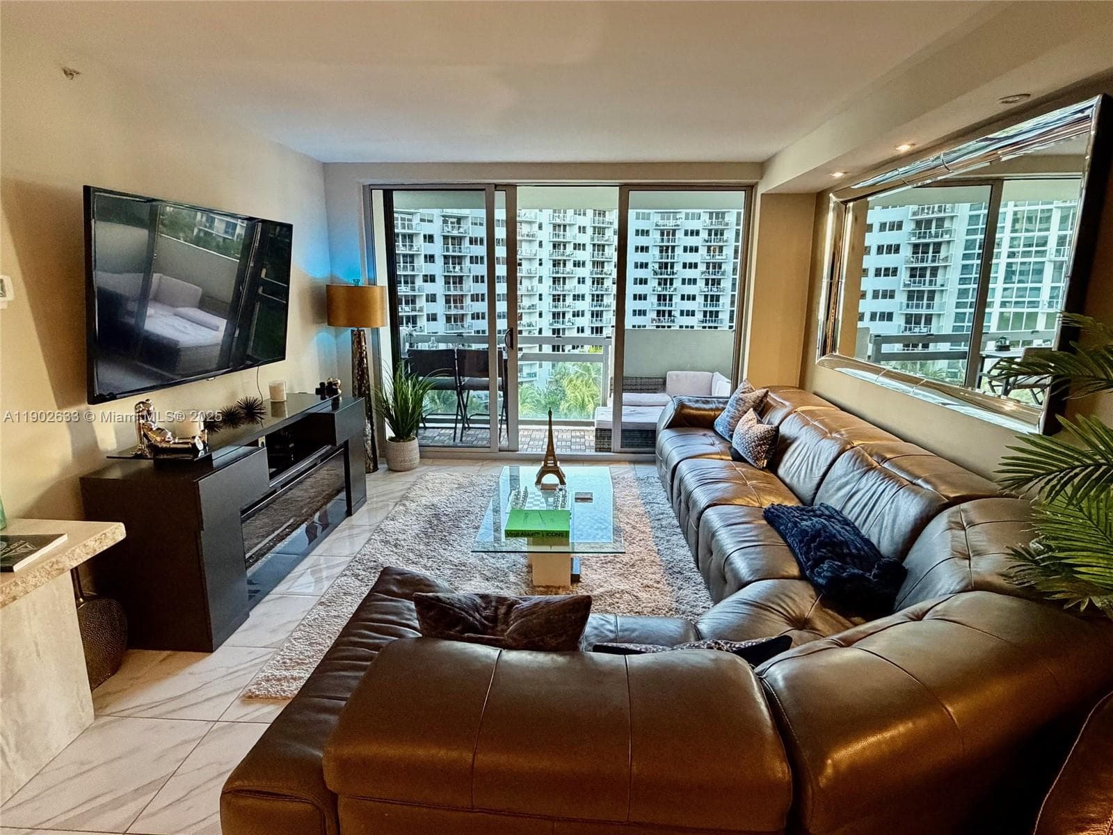 A11902633 — Miami Beach — 4