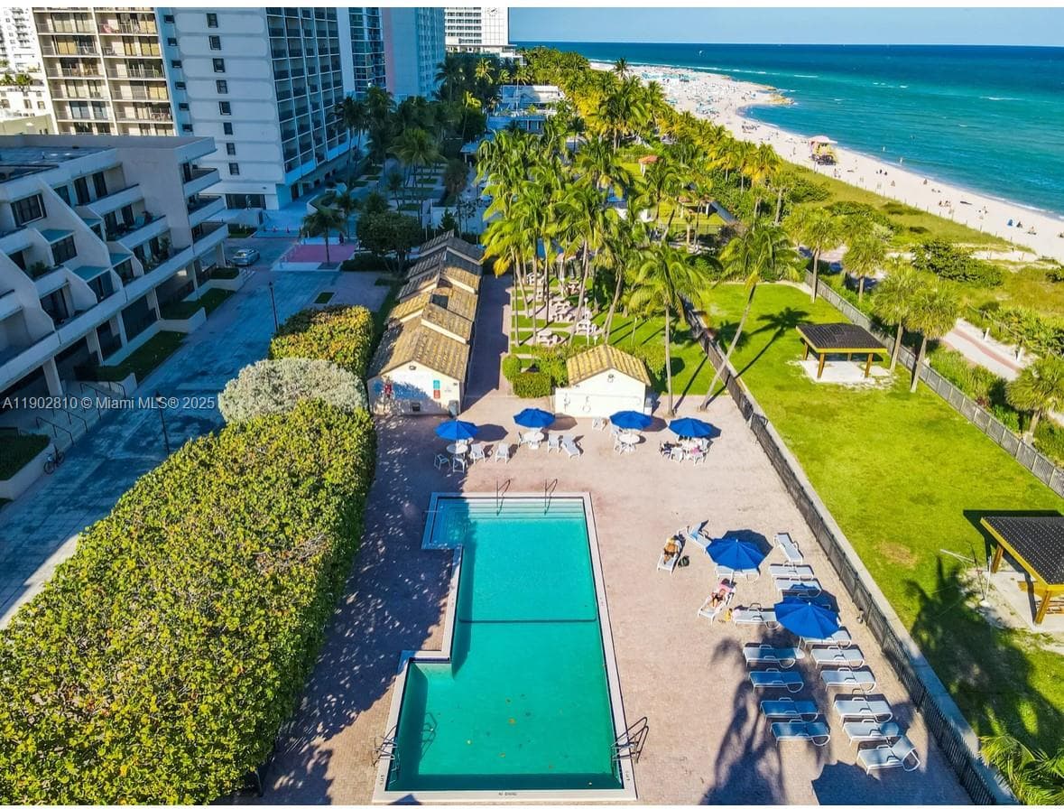 A11902810 — Miami Beach — 6
