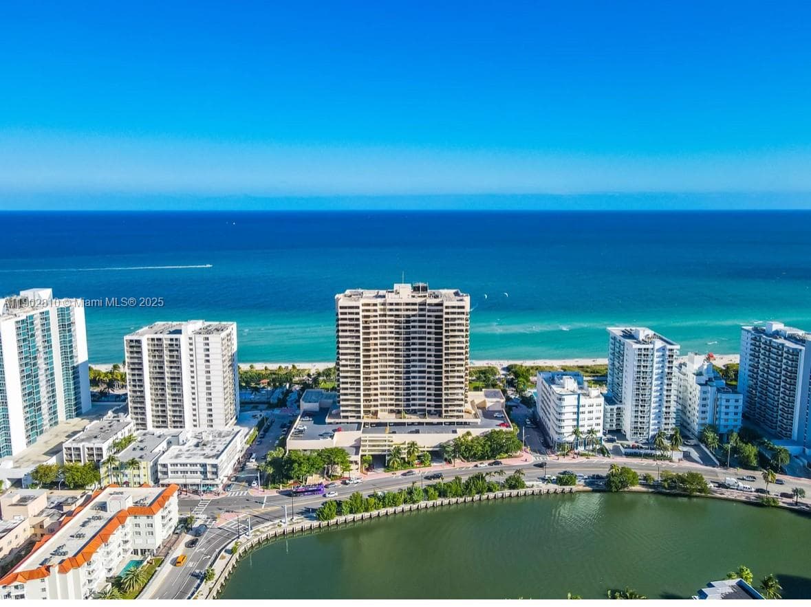 A11902810 — Miami Beach — 8