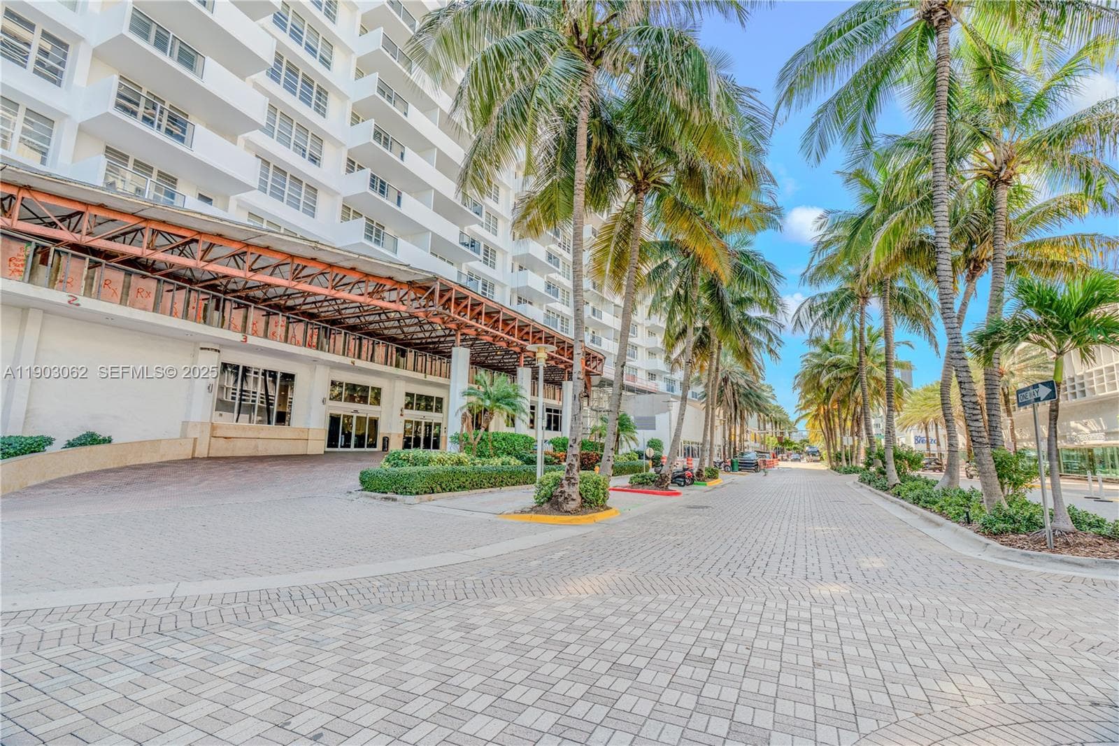 A11903062 — Miami Beach — 41